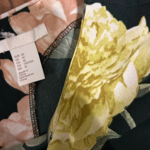 Floral Print Midi Dress With Long Sleeves Giant Flowers Floral Print - Picture 5 of 9